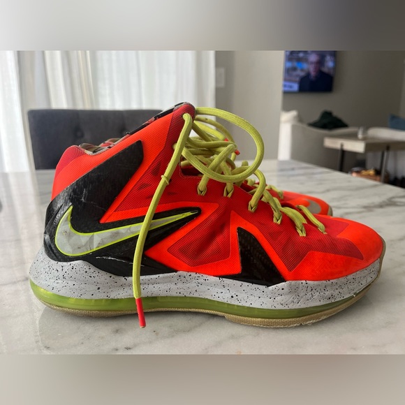 LEBRON 10 P.S ELITE 'BRIGHT CRIMSON' - Picture 1 of 5